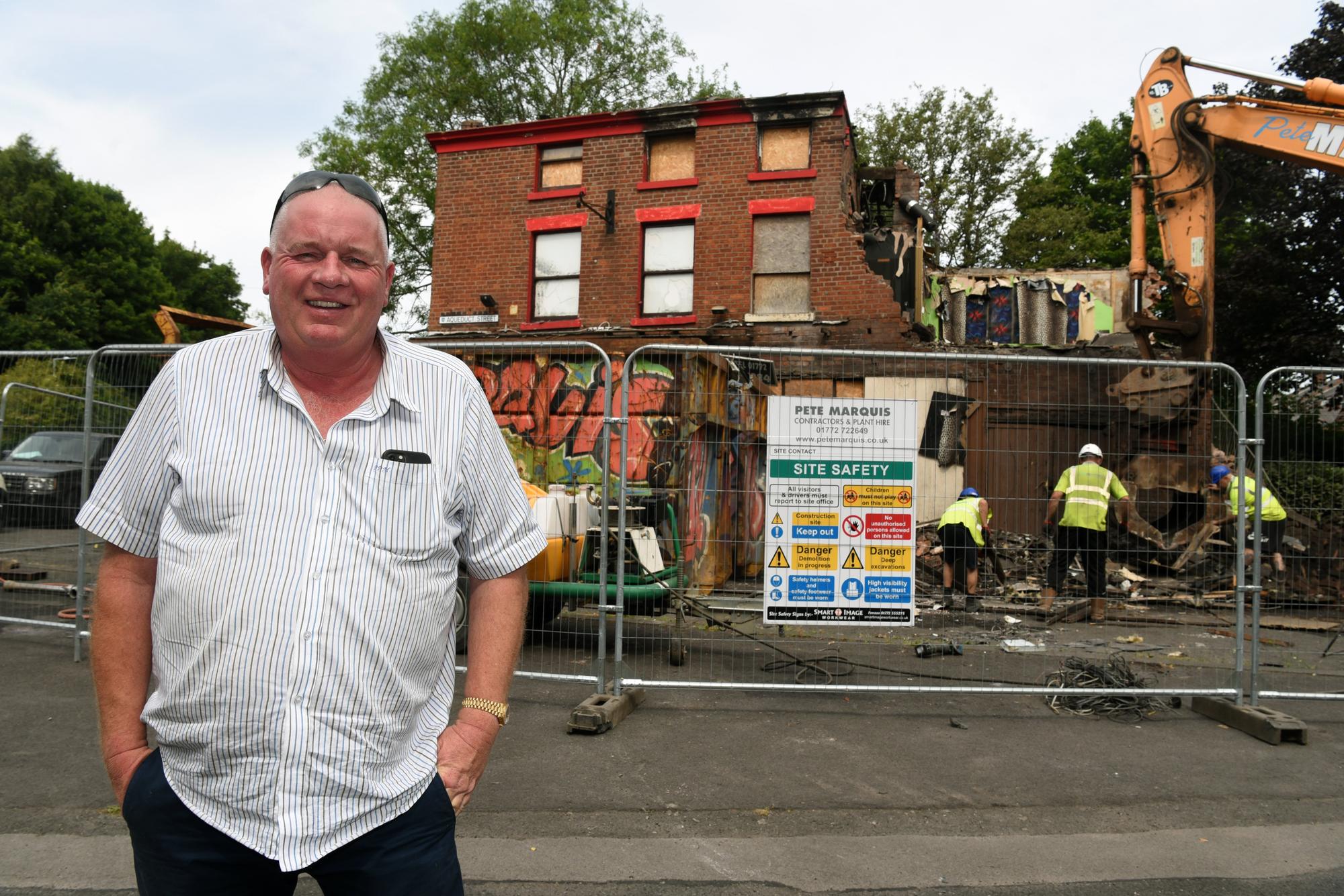 'We've lost a legend' - Heartbreaking tributes paid to 'true gentleman' Pete Marquis