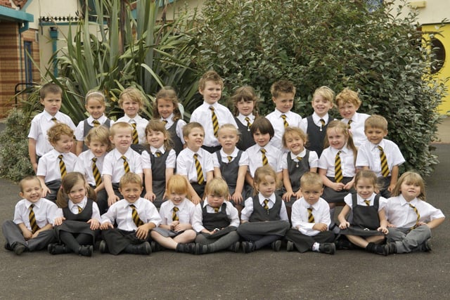 Back to school: 34 super cute pictures of children starting school in ...