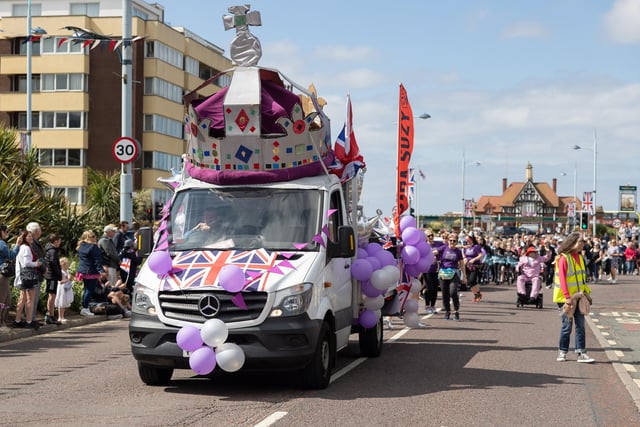 A crown on the move in the jubilee theme