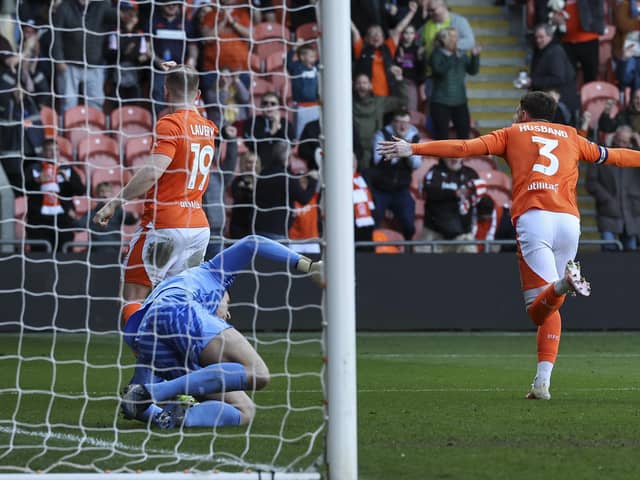 Blackpool claimed a 3-2 victory over Barnsley.