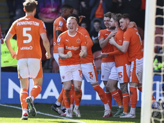 Blackpool claimed a 3-2 victory over Barnsley
