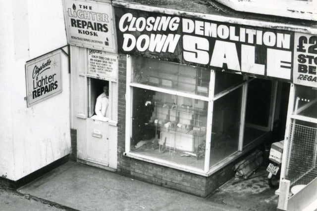 Gary Wild's kiosk on the southern side of Victoria Street in 1980 before demolition of properties for the final part of the Houndshill Centre