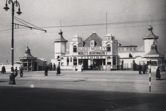 Central Pier Pavilion in the 1950s