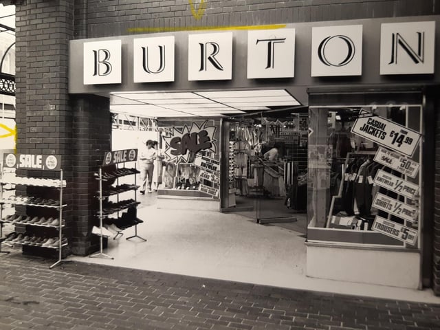 Burton Menswear at the entrance to Houndshill