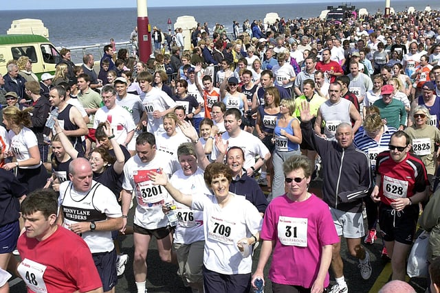 This was the scene as competitors set off for the 10K in 2003