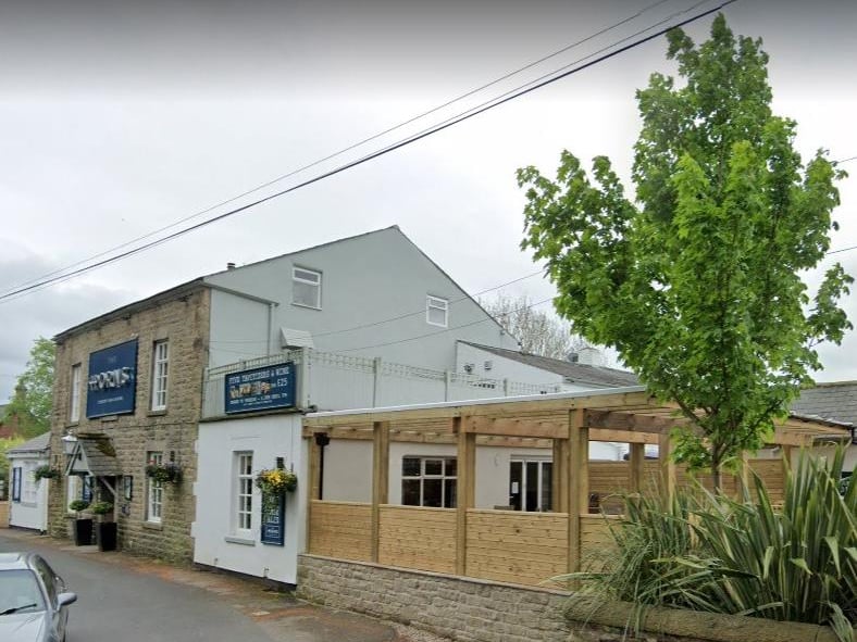 The Horns Inn on The Avenue, Churchtown, has a rating of 4.5 out of 5 from 950 Google reviews and offers an outside dining experience