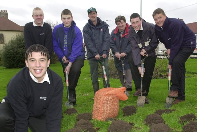 Beacon Hill High School pupils and members of Blackpool Council planted 5000 crocus bulbs in memory of those who died in September 11th terrorist attacks in new York
Chris Cairns at the front with Martin Robinson, William Goulding, Dave McGrath, Duncan Broadbent, Iain Farmer, Kyle Baker