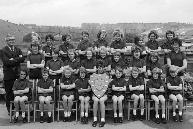 Did you go to Shirebrook Girls School in 1963?