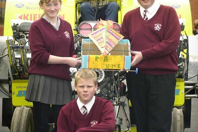 Tractor pull champion Brian Armistead visited St Aidan's School in Preesall to help the design and judging of pupils' own pulling machines