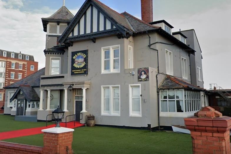 Ma Kelly's Showboat & Uncle Tom's Sports Bar on Queen's Promenade has a rating of 4.3 out of 5 from 447 Google reviews. One customer said: "The beer garden at the front is a wonderful place to sit during a sunny day to enjoy the sea breeze and a pint"