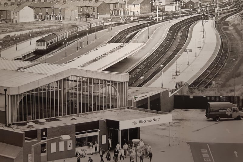 The station, lines and trains all wrapped up in this great picture from 1991