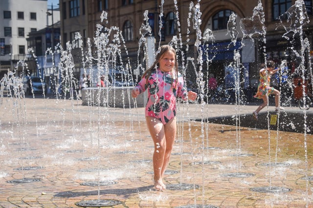 Holidaymakers enjoy the hot weather in Blackpool. Pictured is Layla Connelly, 8.