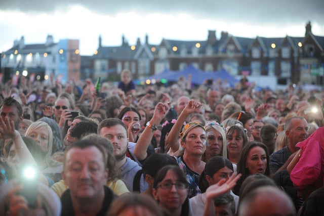 One for Olly Murs fans in 2017 - can you spot yourself?