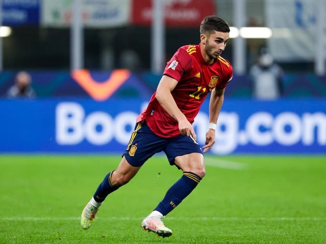 Barcelona are understood to have agreed a £55m deal for Man City midfielder Ferran Torres. The Spain international made 36 appearances for Pep Guardiola's side last season, and scored 13 goals. (Sky Sports)