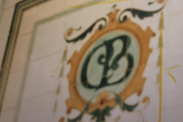 This was the emblem for Cocker Street Baths a 'C' and a 'B' entwined. Do you remember it?