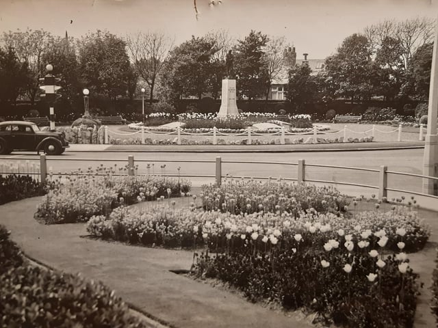 Thornton War Memorial in 1924