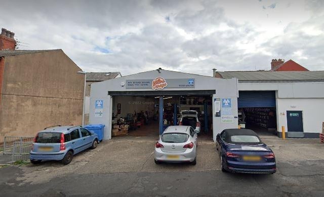 This established garage rates as 5/5 on Google Reviews, according to 60 customers.