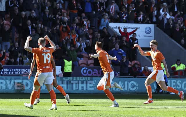 Blackpool kept their play-off hopes alive with a victory over Barnsley