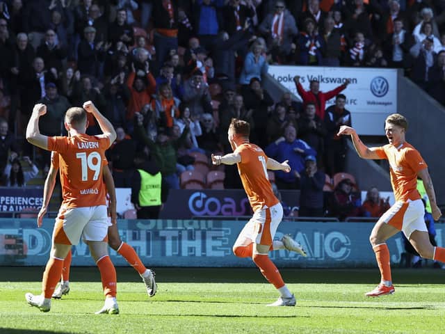 Blackpool kept their play-off hopes alive with a victory over Barnsley