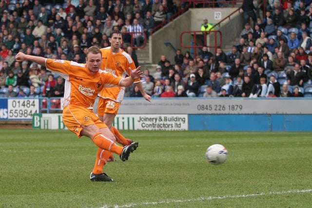 Robbie Williams slots home Blackpool's second