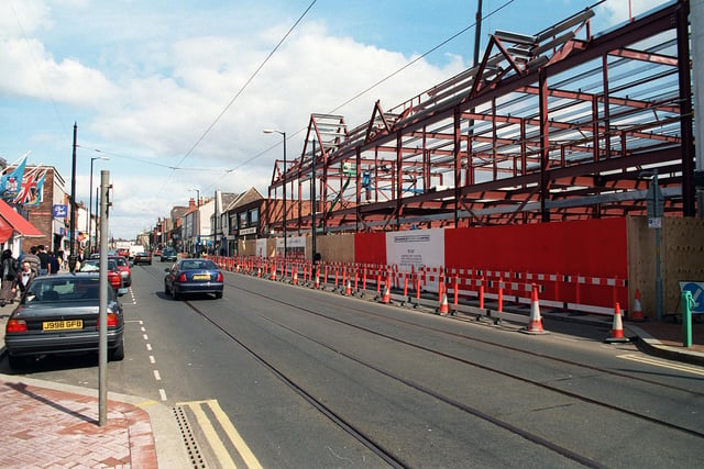 Carleton Court under construction in 2000