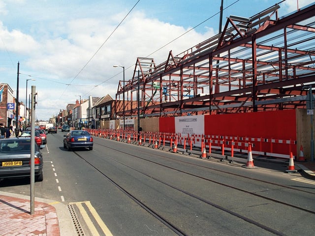 Carleton Court under construction in 2000