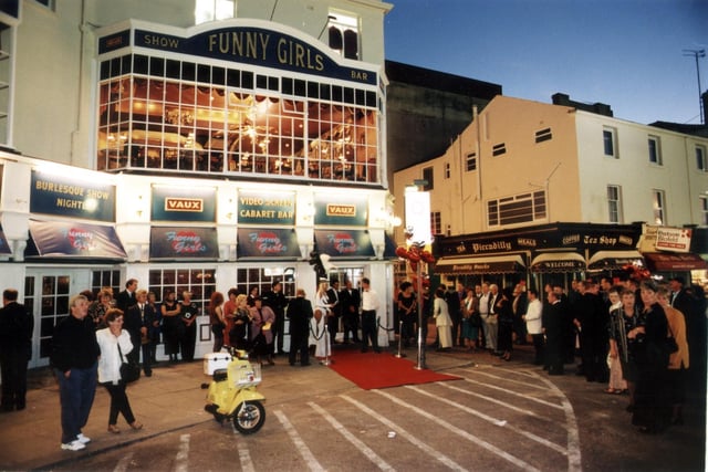 Crowd queue to the see the show back in 1999