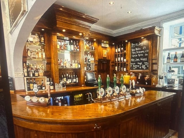 The pub formerly known as 'The Mucky Duck' retained its one star and remains a traditional haven for guests for its high quality cooking.