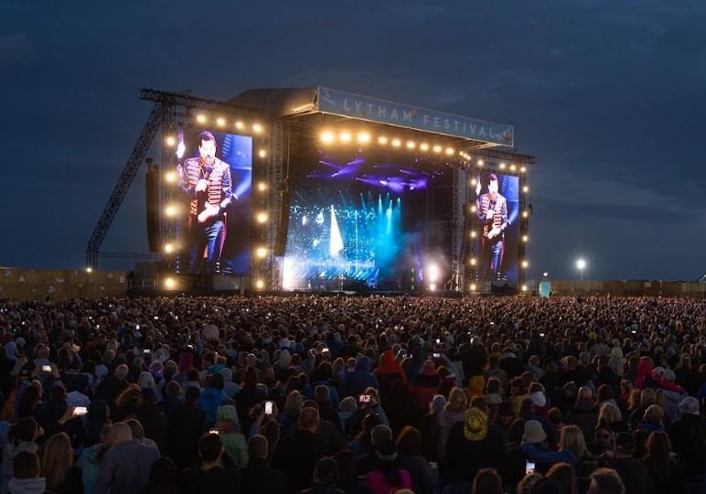 Saturday night at Lytham Festival: the crowds were having a great time
