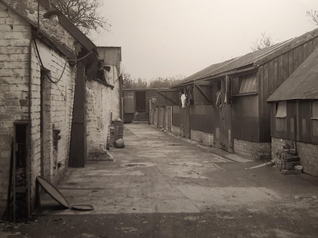 Stables at Briar Road - undated though. Can anyone put a date on it?