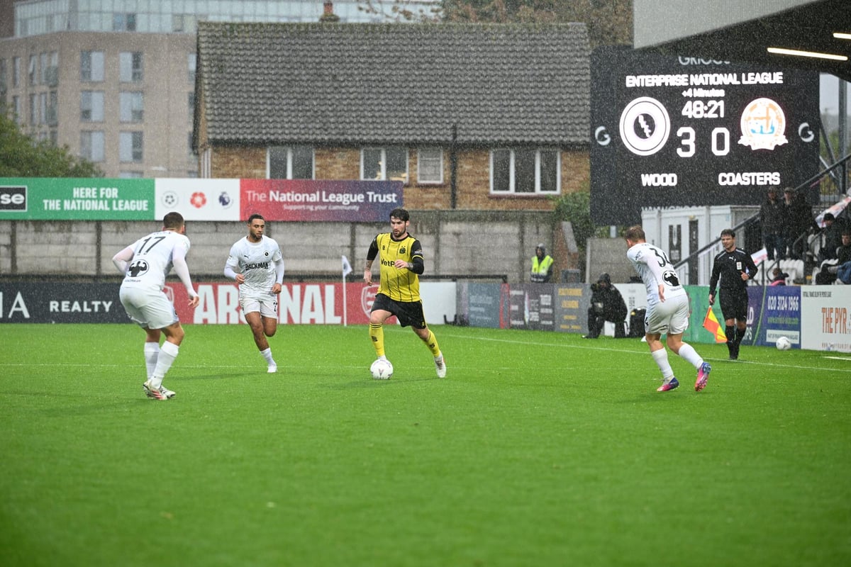 Coasters suffer defeat to league leaders Boreham Wood