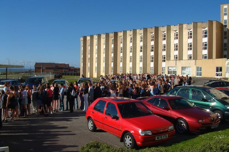 Heventeen, a teenage disco, queues outside in 2003