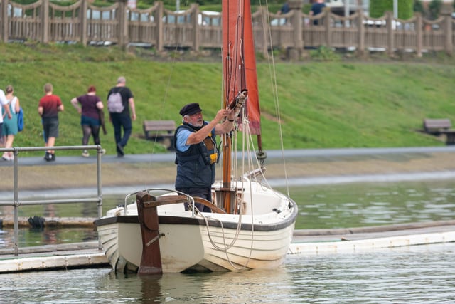 Preparing a boat for sail at the Fairhaven Regatta. Photo: Kelvin Lister-Stuttard