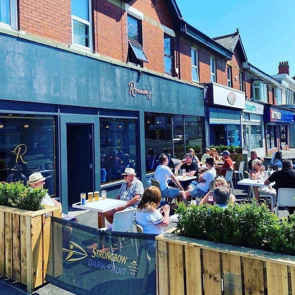 Bar with outdoor seating near me discount