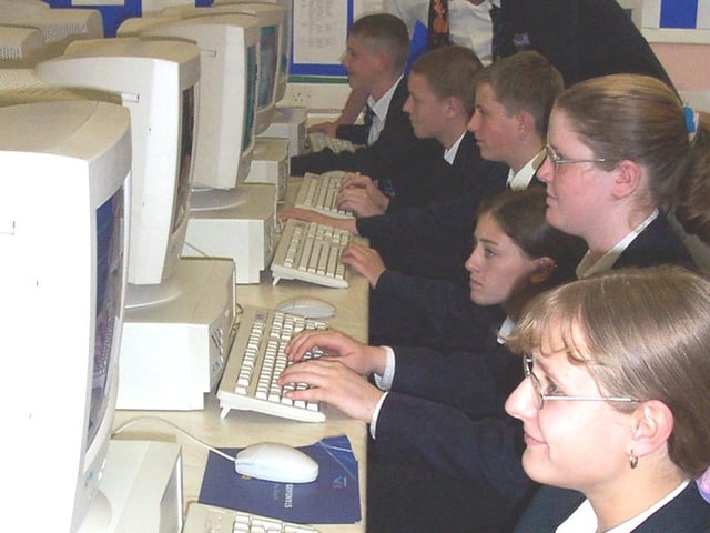 Fleetwood High School students at the former Beach Road site taking advantage of the computer facilities, 2002. Not a laptop in sight