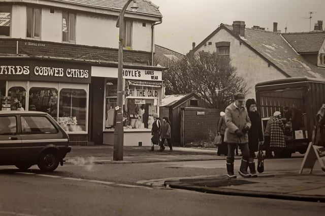 Cobweb Cards and Hoyle's Ladies Wear on the corner of St George's Avenue in January 1985