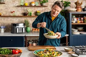 Jamie Oliver dishes up a new recipe on Jamie's Air Fryer Meals (Picture: Chris Terry/Jamie Oliver Enterprises/Channel 4)