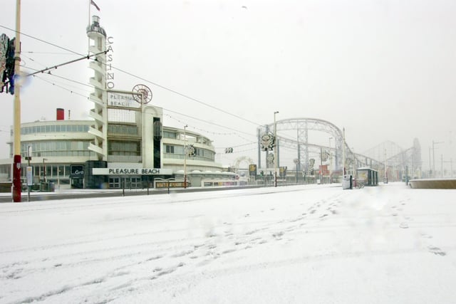 Blackpool Pleasure Beach in the snow, 2010