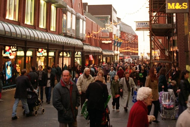 Bustling shops in the last few days before Christmas, 1996