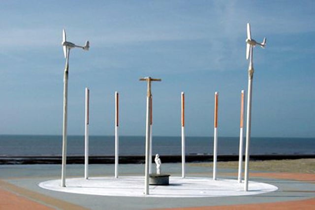 The Sound of the Wind Looks Like This is an artwork made of aluminium poles and powered by the wind. It makes the strength and direction of Blackpool’s fresh air visible and is at the southern end of the promenade. It has been there since 2002