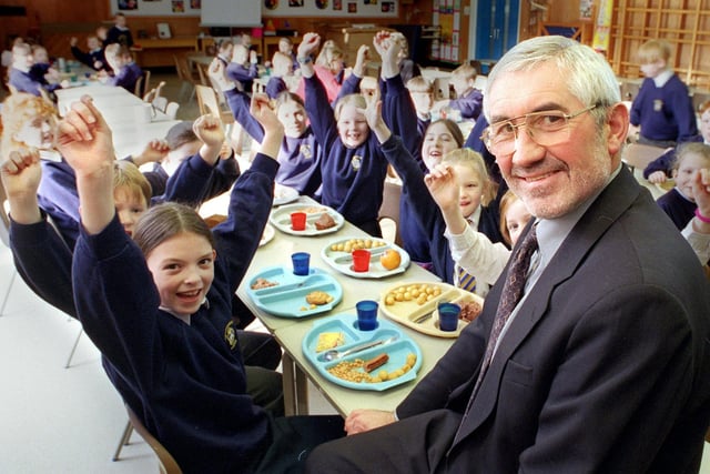 Head Teacher Mike Bryan and some of the Anchorsholme Primary School children in 1999