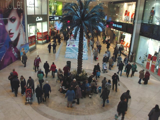 Shoppers in Hounds Hill, 2009