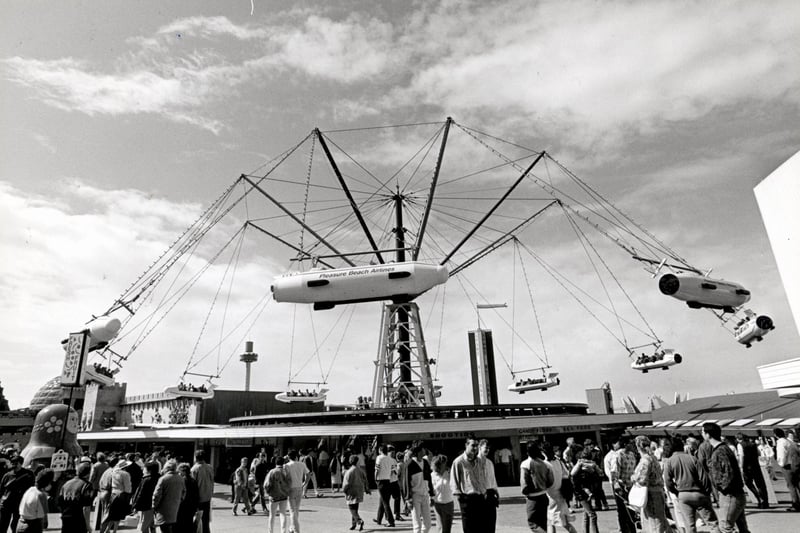 The ghost of a small female child, aged about nine, is said to have been seen at Sir Hiram Maxim’s Gift Shop and an item moved itself overnight to a completely different spot. Sir Hiram Maxim’s Flying Machines is the oldest ride at the park, built in 1904