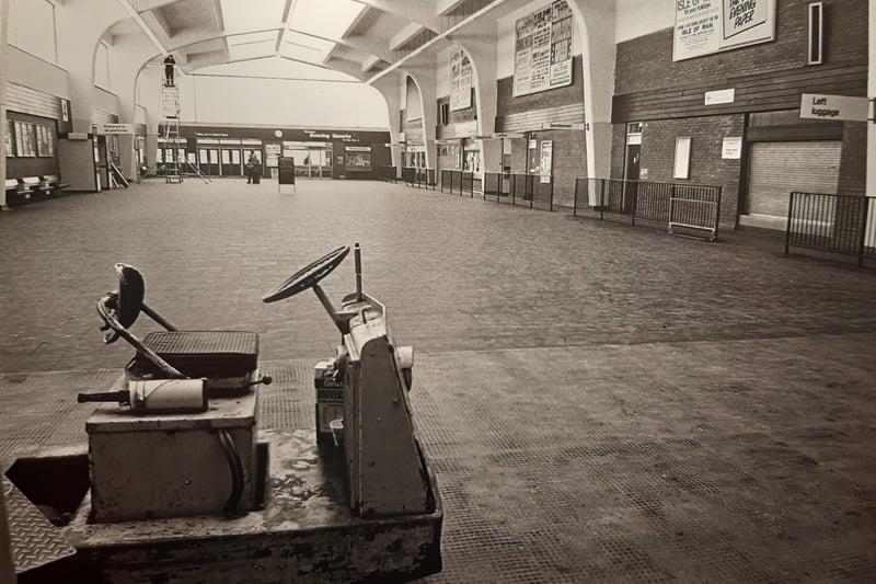 A deserted North Station in January 1982