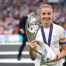 Leah Williamson with the UEFA Women's EURO 2022 Trophy (Photo by Shaun Botterill/Getty Images)