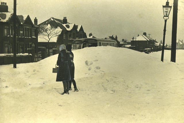 Heavy snow in January 1940 - drifts on Poulton Road