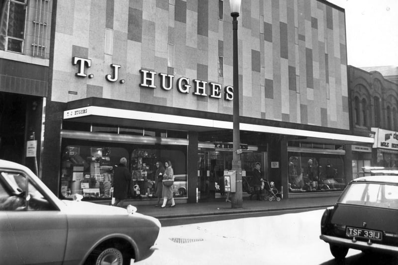 TJ Hughes, alongside Redmans in Bank Hey Street, 1971