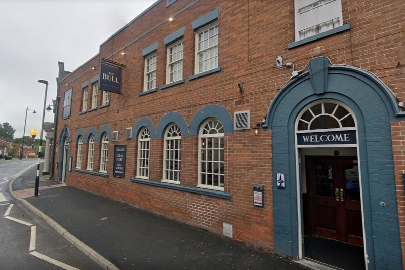 The Bull on Blackpool Old Road, Poulton-le-Fylde, has a rating of 4.2 out of 5 from 682 Google reviews. One customer said: "Lovely place, staff great, lovely beer garden"