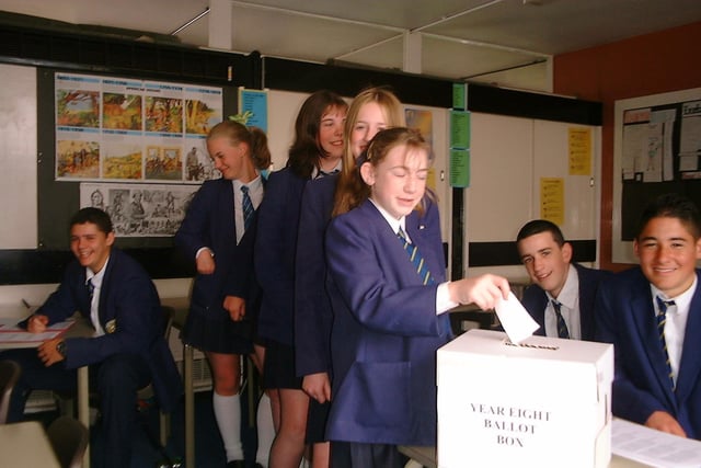 Hodgson High School mock elections in 2001