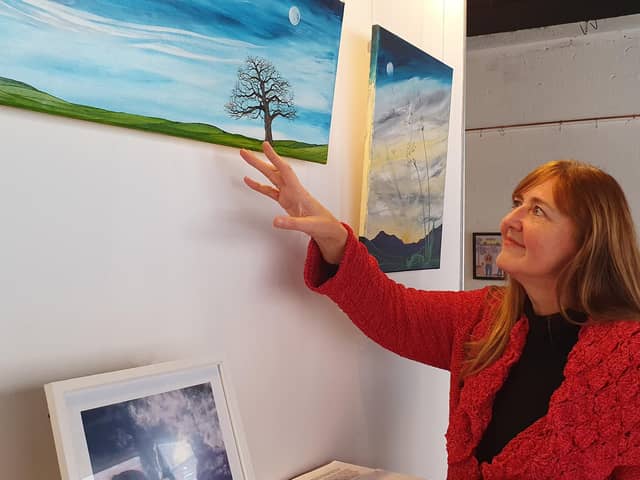 Lisa McNeil has helped to curate an art exhibition called 'The Air That I Breathe' to raise awareness of Aspergillosis - a group of lung conditions caused by fungal spores.